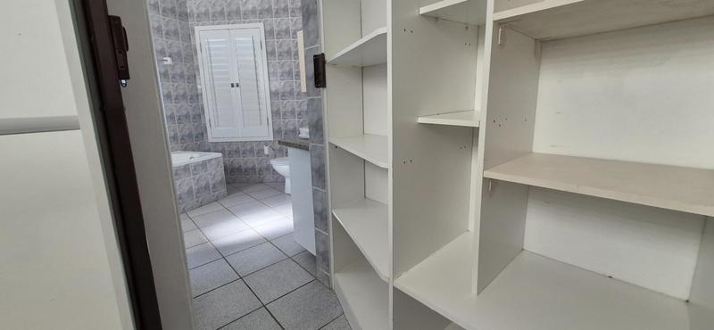 To Let 3 Bedroom Property for Rent in Outeniqua Strand Western Cape